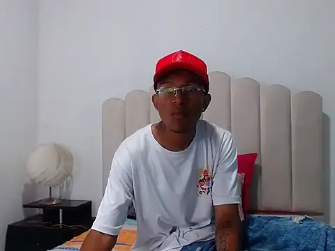 BobbyHot 4u online show from 12-01-25, 01:16