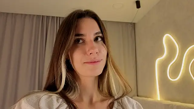 NilaBartkus online show from 12-01-25, 05:18