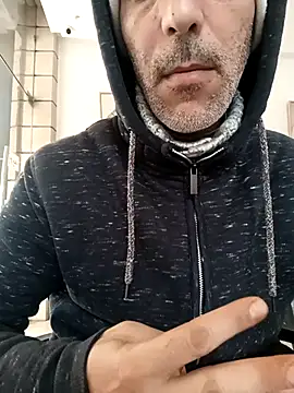 Snapshot of scsico20 chatting on 11-30-25, 02:43 scsico20 online show from 11-30-25, 02:43