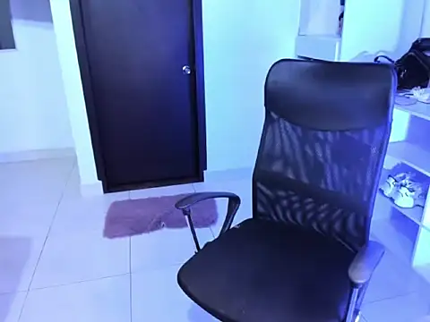 Snapshot of cristina697 chatting on 12-18-25, 12:49 cristina697 online show from 12-18-25, 12:49