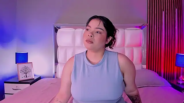 xCharlotte 20 online show from 02-18-26, 08:05