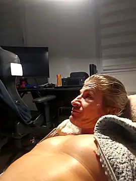 coltstudiogrouperic online show from 11-30-25, 01:31