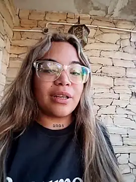 Lindalatina2001 online show from 04-23-26, 07:27