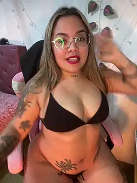 Lindalatina2001 online show from 06-11-26, 02:00