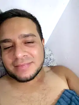 Snapshot of kennycossio chatting on 11-30-25, 03:21 kennycossio online show from 11-30-25, 03:21