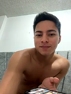 Snapshot of alejandroperez22 chatting on 11-30-25, 04:16 alejandroperez22 online show from 11-30-25, 04:16