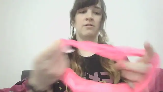 Snapshot of Darkytah chatting on 02-07-26, 09:24 Darkytah online show from 02-07-26, 09:24