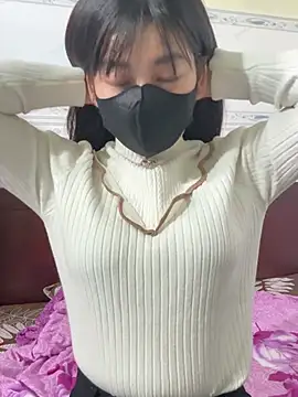 Snapshot of MintShow18 chatting on 01-12-26, 05:01 MintShow18 online show from 01-12-26, 05:01