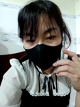 Snapshot of MintShow18 chatting on 02-10-26, 04:38 MintShow18 online show from 02-10-26, 04:38