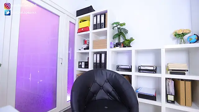 Snapshot of SandraLopezxx chatting on 03-15-25, 06:32 SandraLopezxx online show from 03-15-25, 06:32