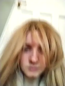 Amy01112 online show from 12-22-25, 02:25