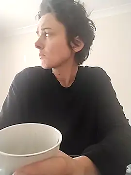 Amy01112 online show from 04-15-26, 11:17