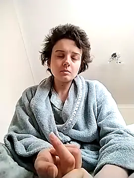 Amy01112 online show from 05-17-26, 11:39
