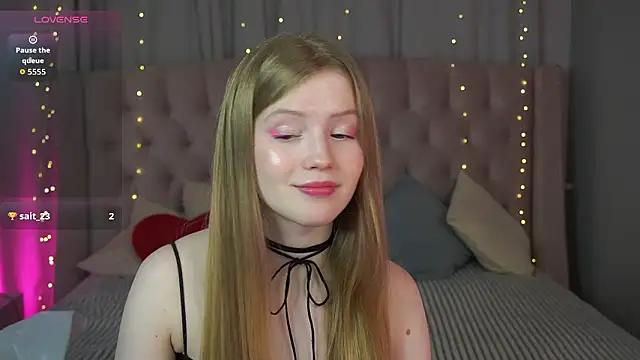 Snapshot of LilianHoward chatting on 02-07-26, 12:09 LilianHoward online show from 02-07-26, 12:09