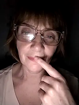 Snapshot of MichelleLove48 chatting on 03-09-26, 09:30 MichelleLove48 online show from 03-09-26, 09:30