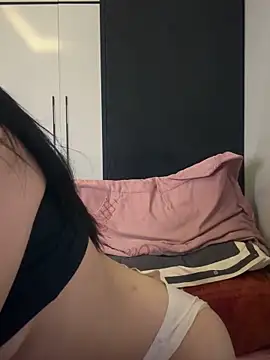 Snapshot of MGirlCute chatting on 12-13-25, 08:58 MGirlCute online show from 12-13-25, 08:58