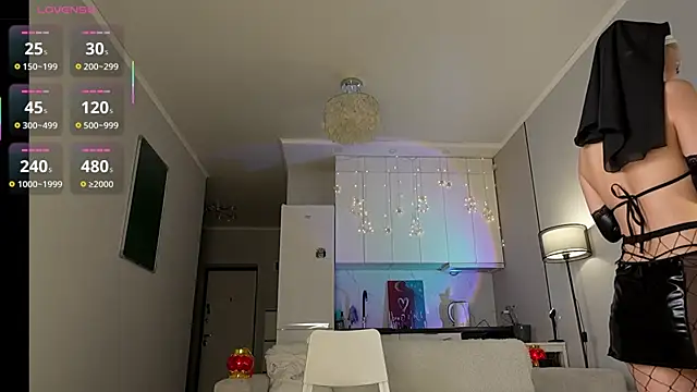 Snapshot of yoursecretloveee chatting on 02-08-26, 01:25 yoursecretloveee online show from 02-08-26, 01:25