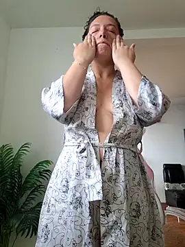 Snapshot of adele_69 chatting on 02-13-26, 04:58 adele 69 online show from 02-13-26, 04:58