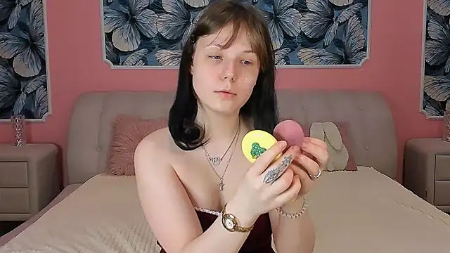 YONA WINK online show from 03-06-26, 09:00