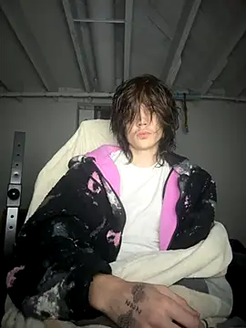 DkAuxier1 online show from 12-02-25, 11:23