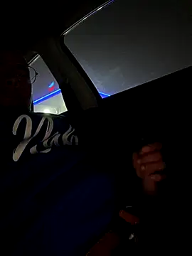 Snapshot of ValuedConcept687 chatting on 12-17-25, 04:18 ValuedConcept687 online show from 12-17-25, 04:18