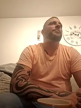 Snapshot of Chiemsee610 chatting on 12-03-25, 03:54 Chiemsee610 online show from 12-03-25, 03:54