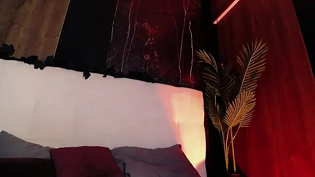 RavenFoxxy online show from 05-12-26, 05:37