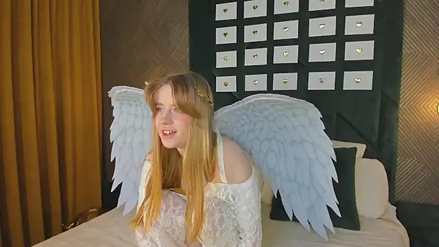 Snapshot of Victori_Fox chatting on 02-15-26, 12:29 Victori Fox online show from 02-15-26, 12:29