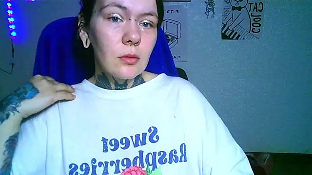 Brbrwioioufkj online show from 12-04-25, 05:17