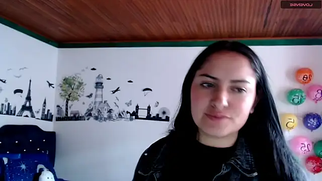 MisNicol online show from 12-18-25, 05:52