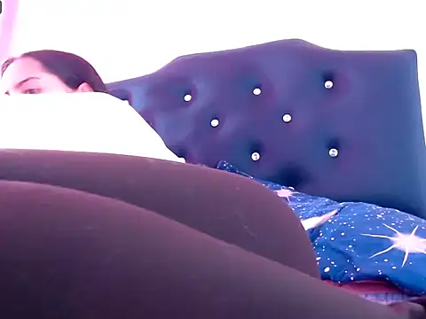 MisNicol online show from 04-08-26, 02:50