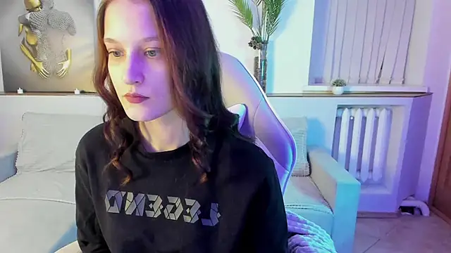 Snapshot of KrisDoeil chatting on 12-17-25, 02:28 KrisDoeil online show from 12-17-25, 02:28