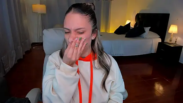 Snapshot of Zara_Wolf_ chatting on 02-22-26, 11:09 Zara Wolf online show from 02-22-26, 11:09