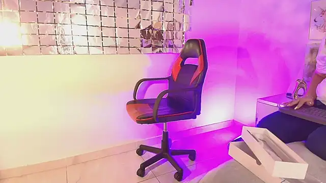 ElenaLauren online show from 07-21-26, 02:52