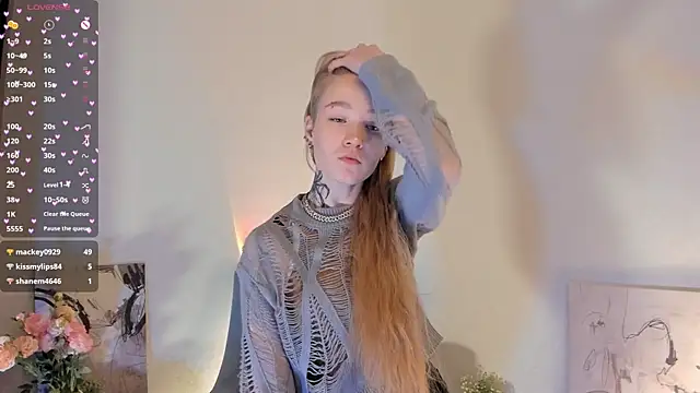 Snapshot of MaireLanda chatting on 12-21-25, 04:08 MaireLanda online show from 12-21-25, 04:08