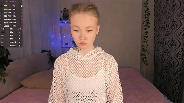 Snapshot of MaireLanda chatting on 03-10-26, 04:28 MaireLanda online show from 03-10-26, 04:28