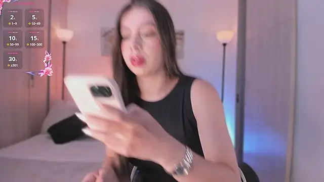 Snapshot of saracavali chatting on 12-15-25, 04:44 saracavali online show from 12-15-25, 04:44