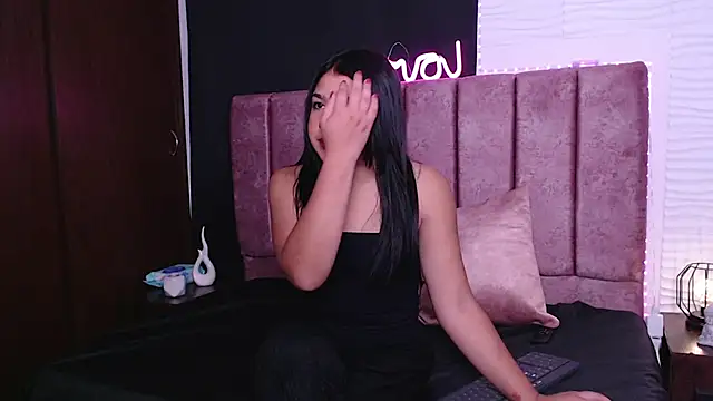 isarose01 online show from 12-04-25, 12:36