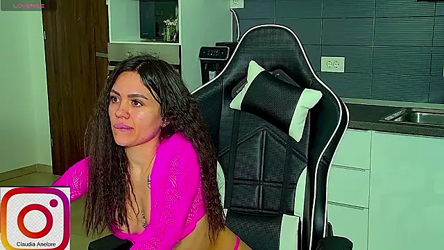 Snapshot of SiennaLuxexx chatting on 02-09-26, 02:10 SiennaLuxexx online show from 02-09-26, 02:10