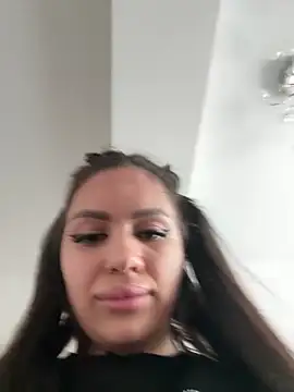 Snapshot of SiennaLuxexx chatting on 03-04-26, 01:06 SiennaLuxexx online show from 03-04-26, 01:06