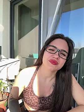 Snapshot of SiennaLuxexx chatting on 03-10-26, 02:00 SiennaLuxexx online show from 03-10-26, 02:00