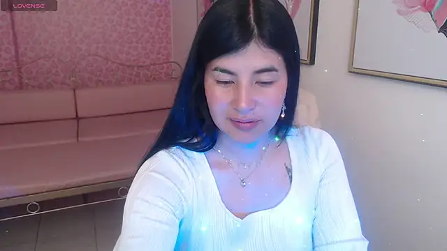 Nina harpper  online show from 12-14-25, 01:16