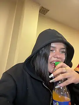 Camila Duarte2 online show from 04-16-26, 09:50