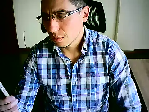 Snapshot of Tu_Principe_Azul36 chatting on 02-12-26, 02:23 Tu Principe Azul36 online show from 02-12-26, 02:23