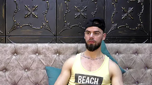 Snapshot of JeffAllann chatting on 12-01-25, 10:37 JeffAllann online show from 12-01-25, 10:37