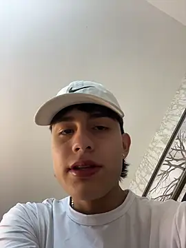 Snapshot of Lander_Cruz chatting on 12-19-25, 05:42 Lander Cruz online show from 12-19-25, 05:42