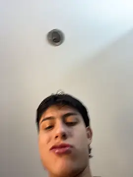 Snapshot of Lander_Cruz chatting on 12-20-25, 04:03 Lander Cruz online show from 12-20-25, 04:03