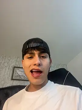 Snapshot of Lander_Cruz chatting on 01-05-26, 09:07 Lander Cruz online show from 01-05-26, 09:07