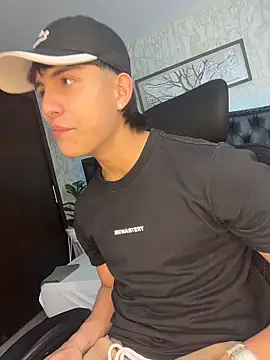 Snapshot of Lander_Cruz chatting on 02-09-26, 08:35 Lander Cruz online show from 02-09-26, 08:35