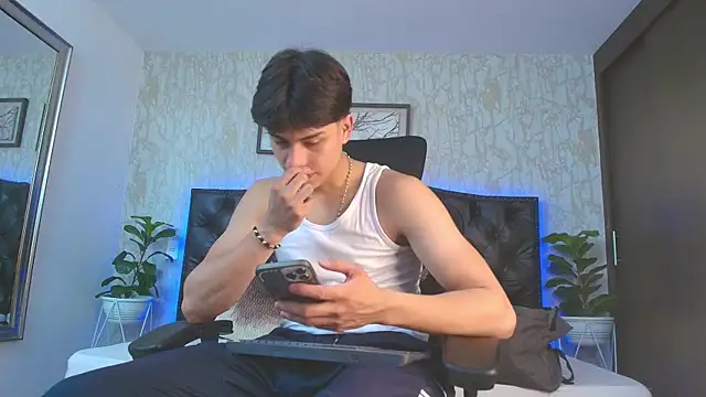 Snapshot of Lander_Cruz chatting on 02-26-26, 07:35 Lander Cruz online show from 02-26-26, 07:35